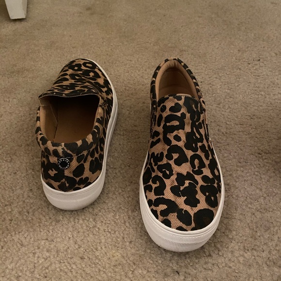 Steve Madden cheetah print sneakers - Picture 3 of 3